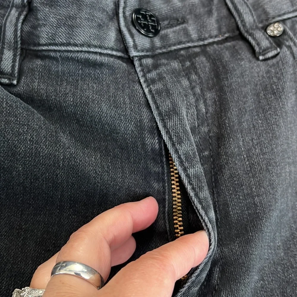 TORY BURCH BLACK STRAIGHT LEG JEANS SIZE 29